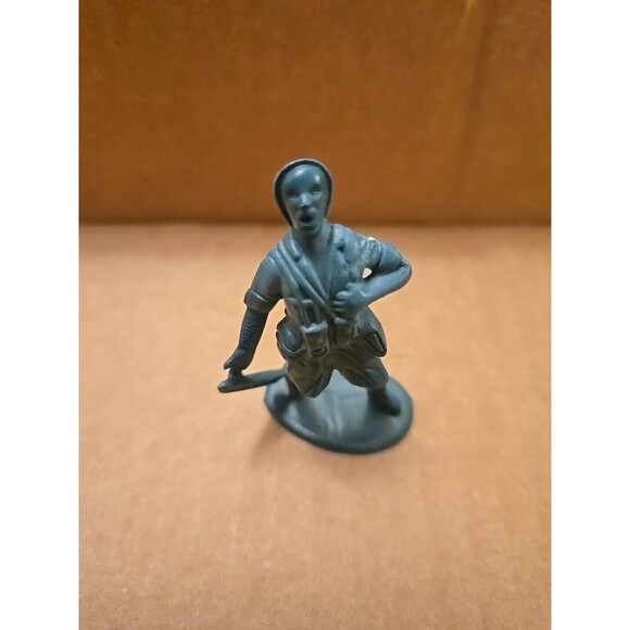 Green Mini Army Man Action Figure, Kids Toy Battle War - Picture 2 of 2